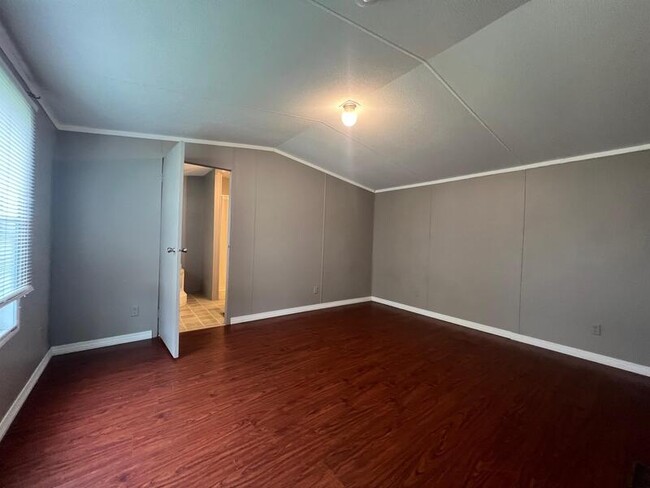 Building Photo - 8400 W Oaklawn Rd