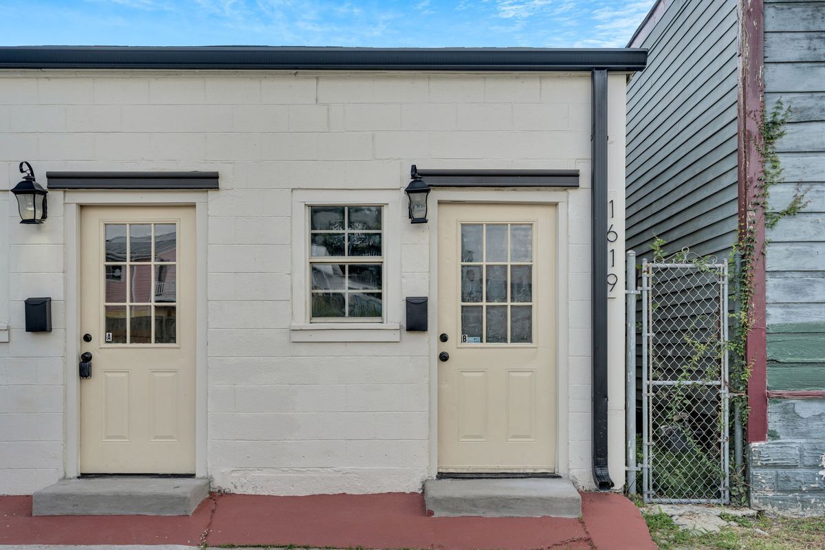 Building Photo - 1619 Laharpe St