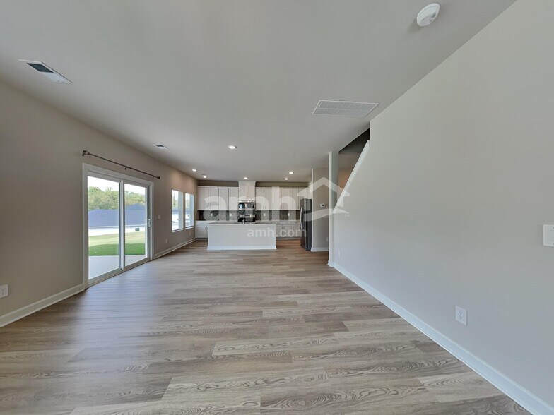 Building Photo - 303 Granby Trl