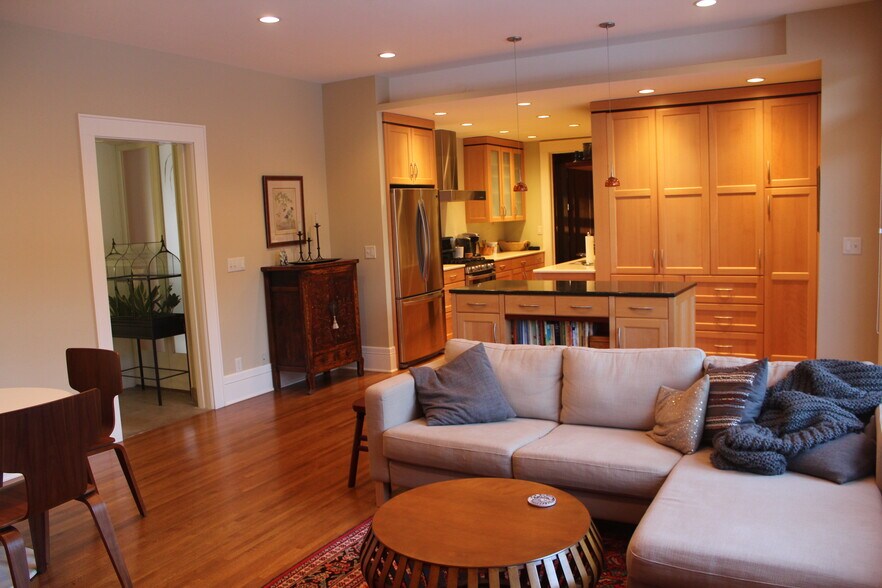 Family room looking to kitchen - 361 Summit Ave