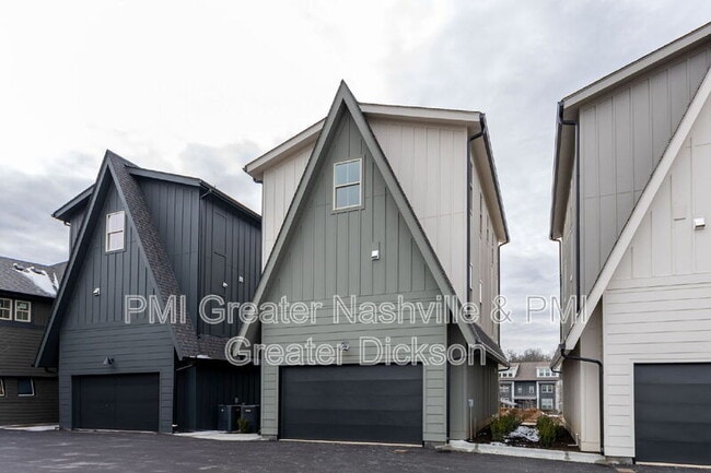 Building Photo - 537 Midnight Way