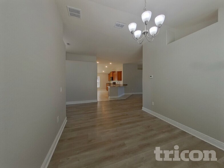 Building Photo - 387 Buchannan Dr