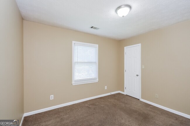 Building Photo - 2451 Sherrie Ln SW