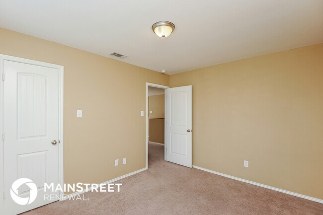 Building Photo - 1700 Village Park Trail