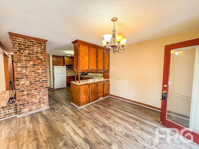 Building Photo - 1228 Forest Acres Dr