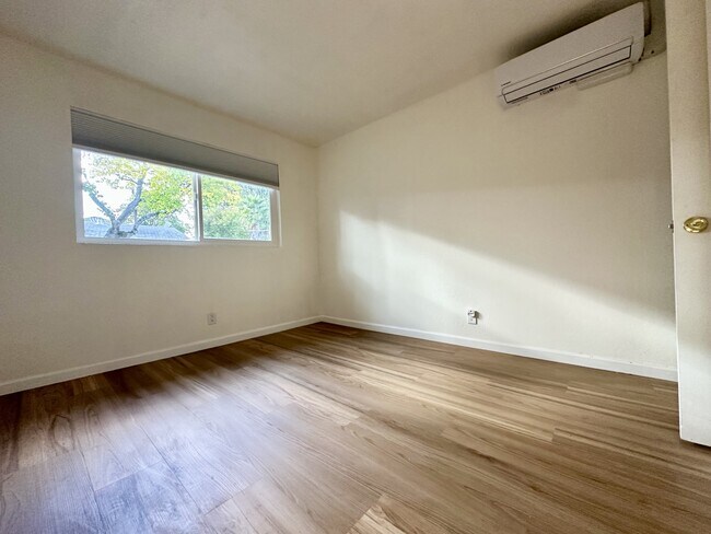 Building Photo - 7339 Starward Dr