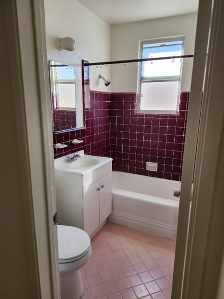 Building Photo - 1347 N Alta Vista Blvd