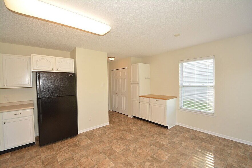 Building Photo - 6878 Merritt Ridge Way