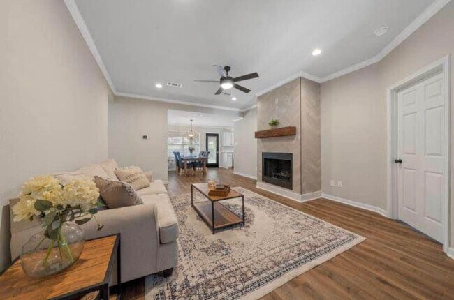 Building Photo - 6748 Logue Ln
