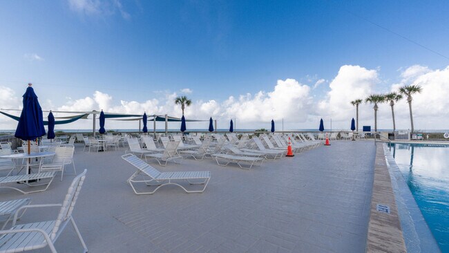 Building Photo - 7205 Thomas Dr