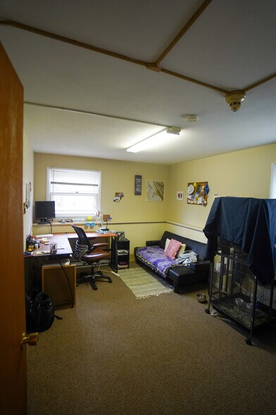 Building Photo - 139 Honness Ln
