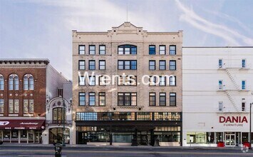 Building Photo - Beautiful Condo in the Heart of Downtown S...