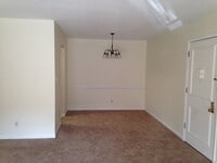 Building Photo - 809 Highwood Dr