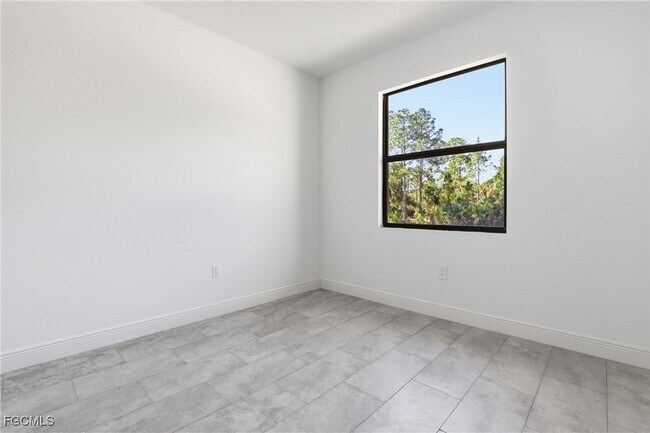 Building Photo - 1087 Rugby Cir