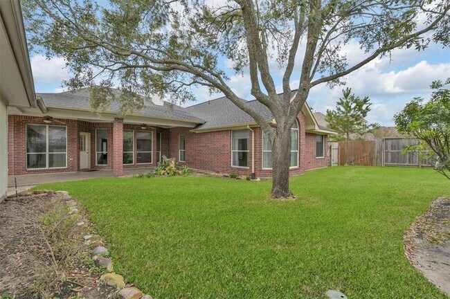 Building Photo - 17222 Leeside Dr