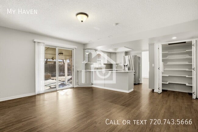 Building Photo - 13974 E Arkansas Pl