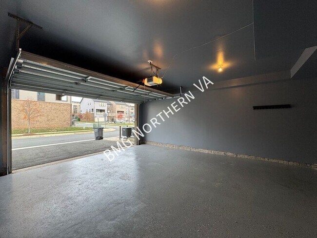 Building Photo - 43339 Stadium Ter