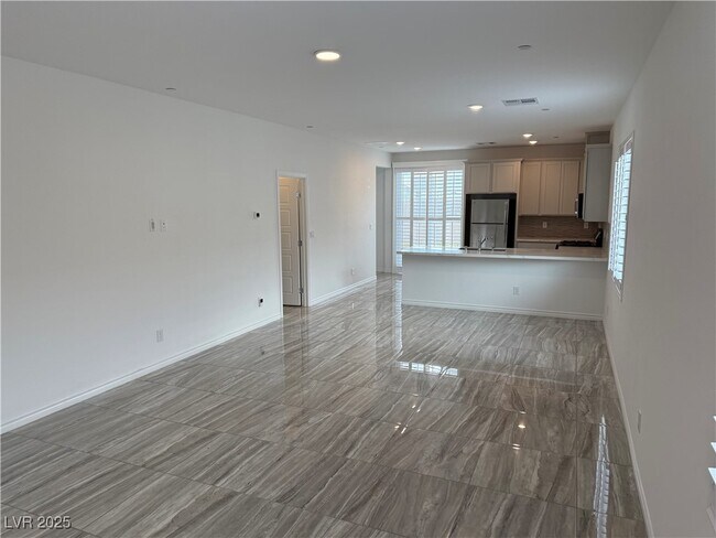 Building Photo - 212 Palisade Fls Ave