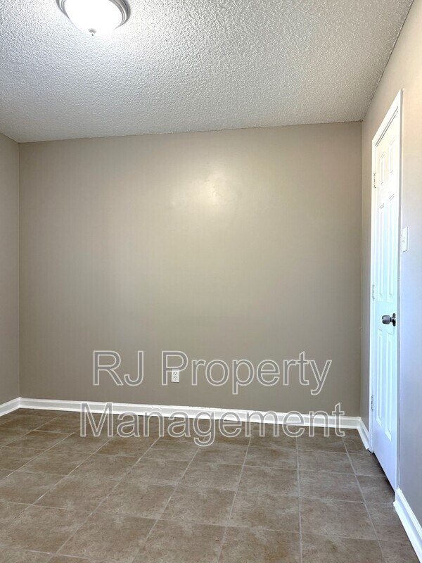 Building Photo - 4308 Ash Creek Cove