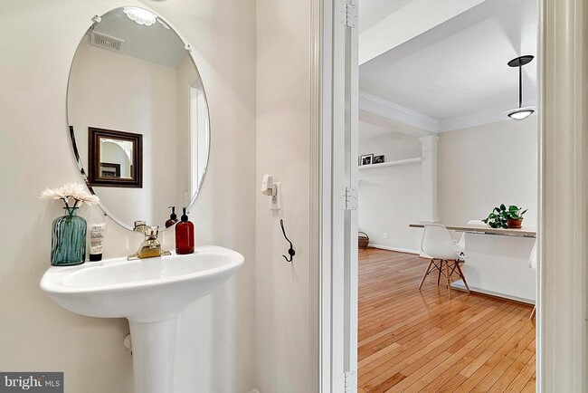 Building Photo - 4035 Timber Oak Trl