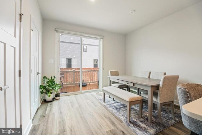 Building Photo - 646 Lakemont Dr