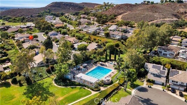Building Photo - 10 Flintridge