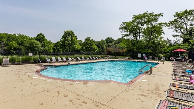 Building Photo - Spacious 5-Bed Home with In-Law Suite, Fin...