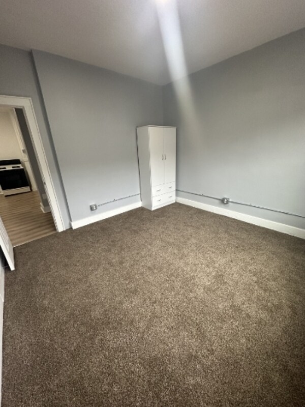 Primary Photo - 2654 N Moreland Blvd