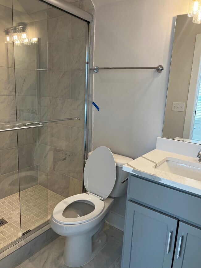Bathroom3 - Next to ROOFTOP TERRACE - 5032 York Park Ln