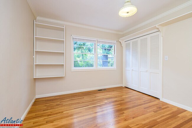 Building Photo - Lovely Los Altos Home | Desirable Location