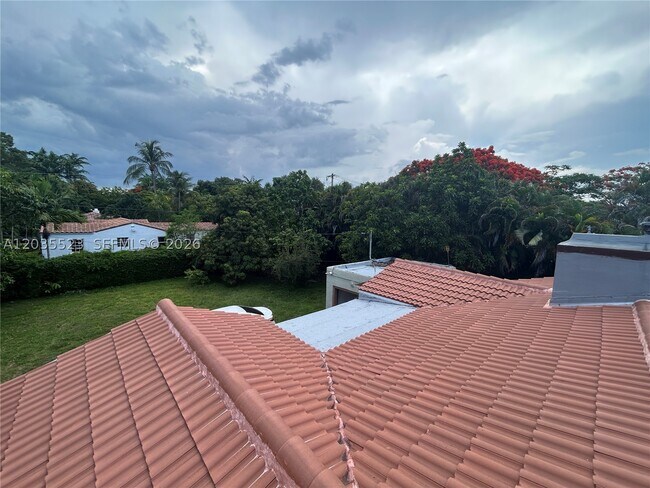 Building Photo - 9600 N Miami Ave