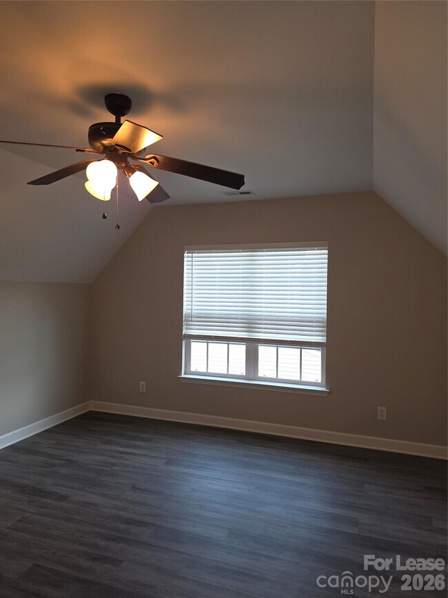 Building Photo - 935 Woodington Ln