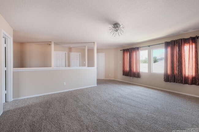 Building Photo - 9214 Pacific Maple