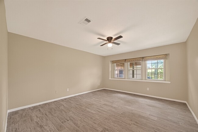 Building Photo - 7527 N Hollow Cir