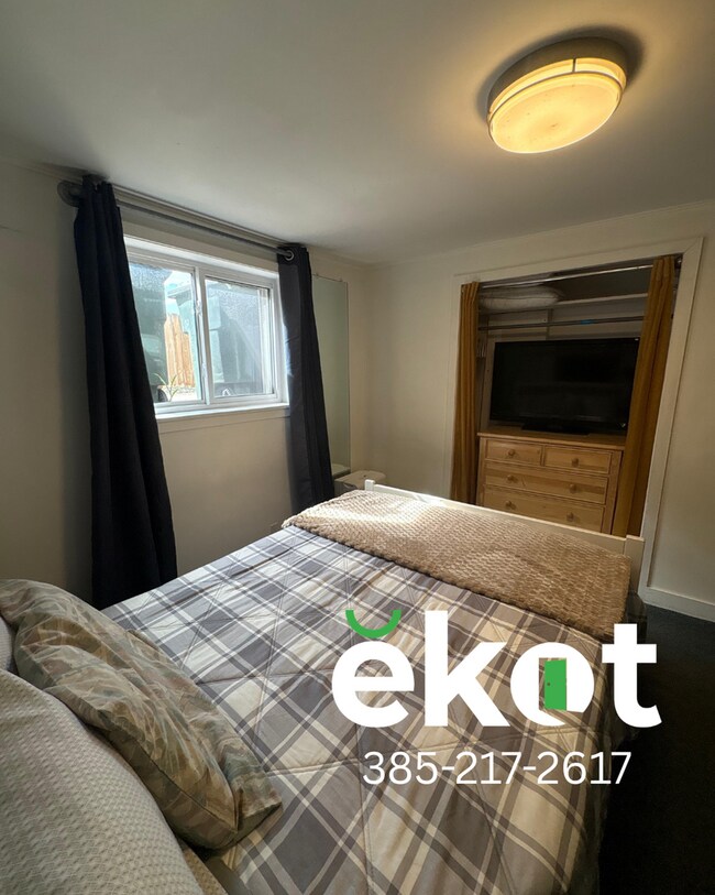 Building Photo - Birtok-500 South-1267