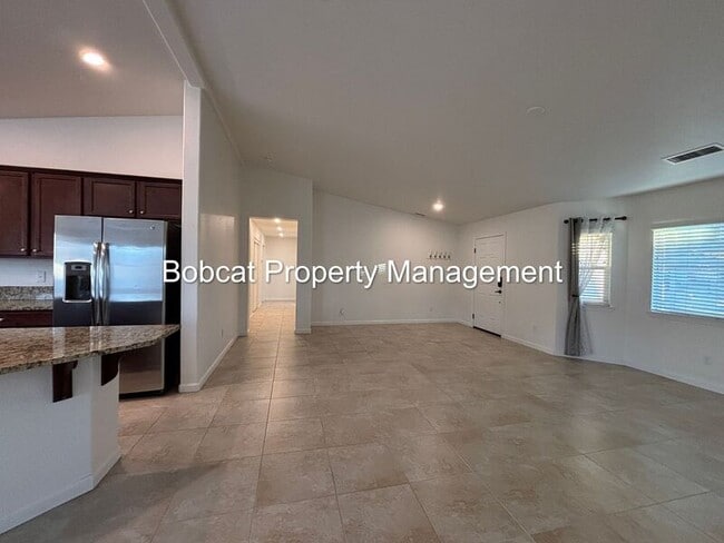 Building Photo - 100 Deschutes Dr