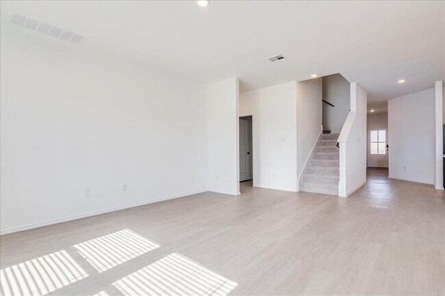 Building Photo - 238 Dreyer