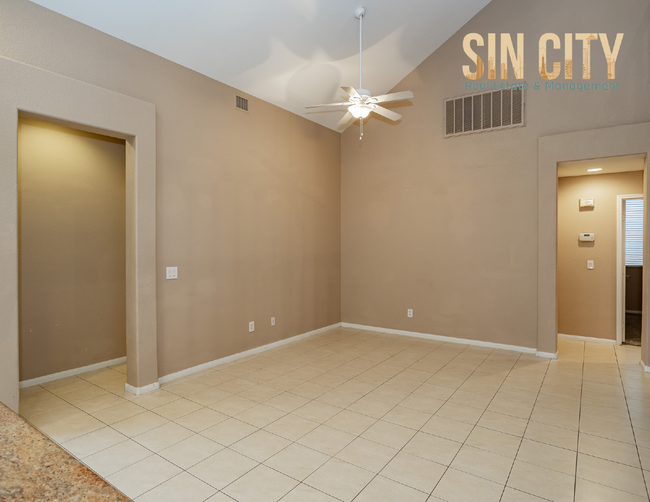 Building Photo - Luxurious 4 Bed, 3 Bath Home in Henderson,...
