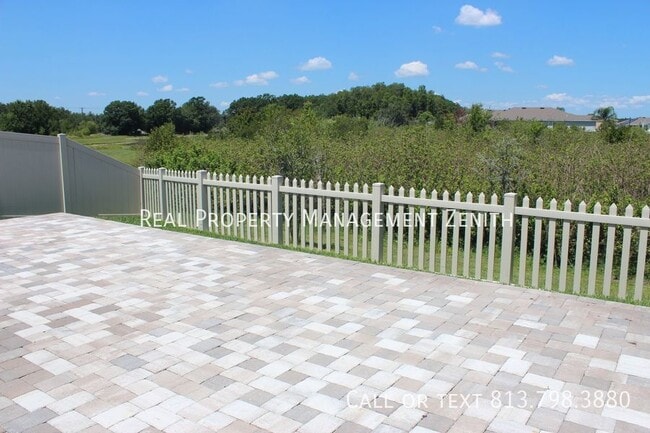 Building Photo - 33163 Sand Creek Dr