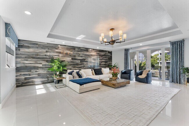 Building Photo - 57 Isle of Venice Dr
