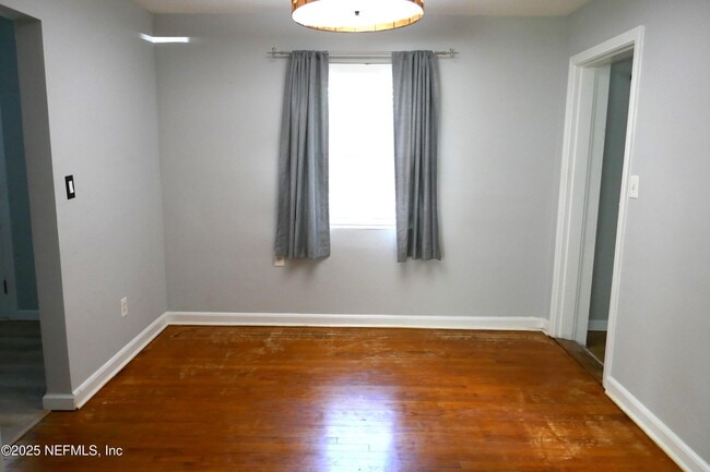 Building Photo - 2326 Red Oak Dr