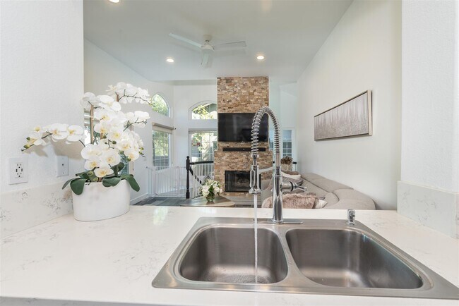 Building Photo - 20 Kalmia Pl