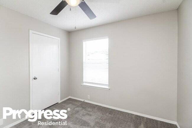 Building Photo - 823 Sage Meadow Dr