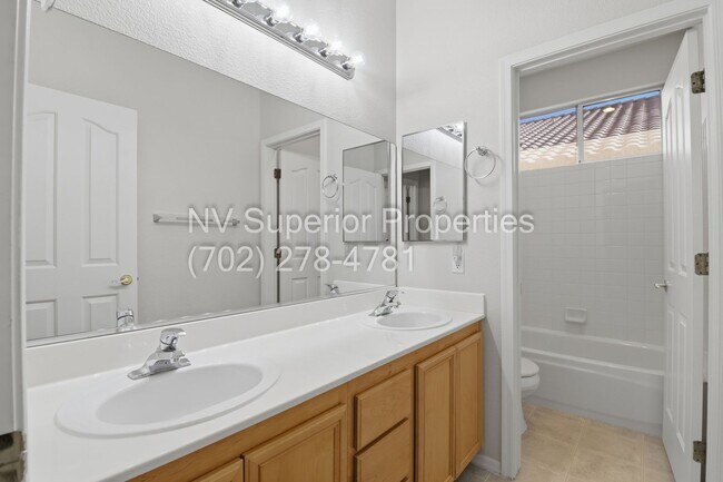 Building Photo - SE!! 4 Bedrooms!! Single Story!!! 3 Car Garage!!! Gated!! Water Conditioner!! All Appliances!!! F...