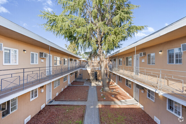 Primary Photo - Fairfield Commons