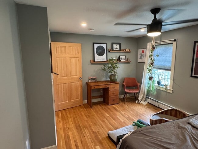 Building Photo - Beautifully Maintained 2 Bedroom Single Fa...