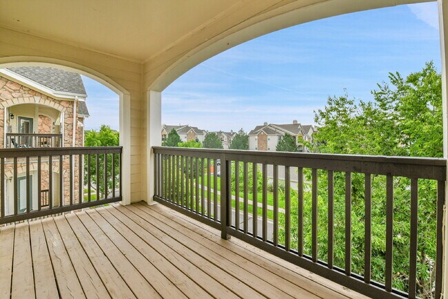 Building Photo - $2,195.00, 2 bed, 1 .5 bath located in Aur...