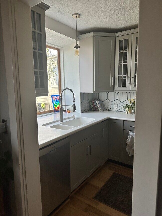 Building Photo - 890 Cragmont Ave