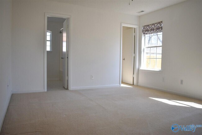 Building Photo - 120 Grey Fawn Trail