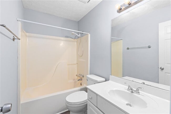 Building Photo - 2110 Racquet Club Cir NW